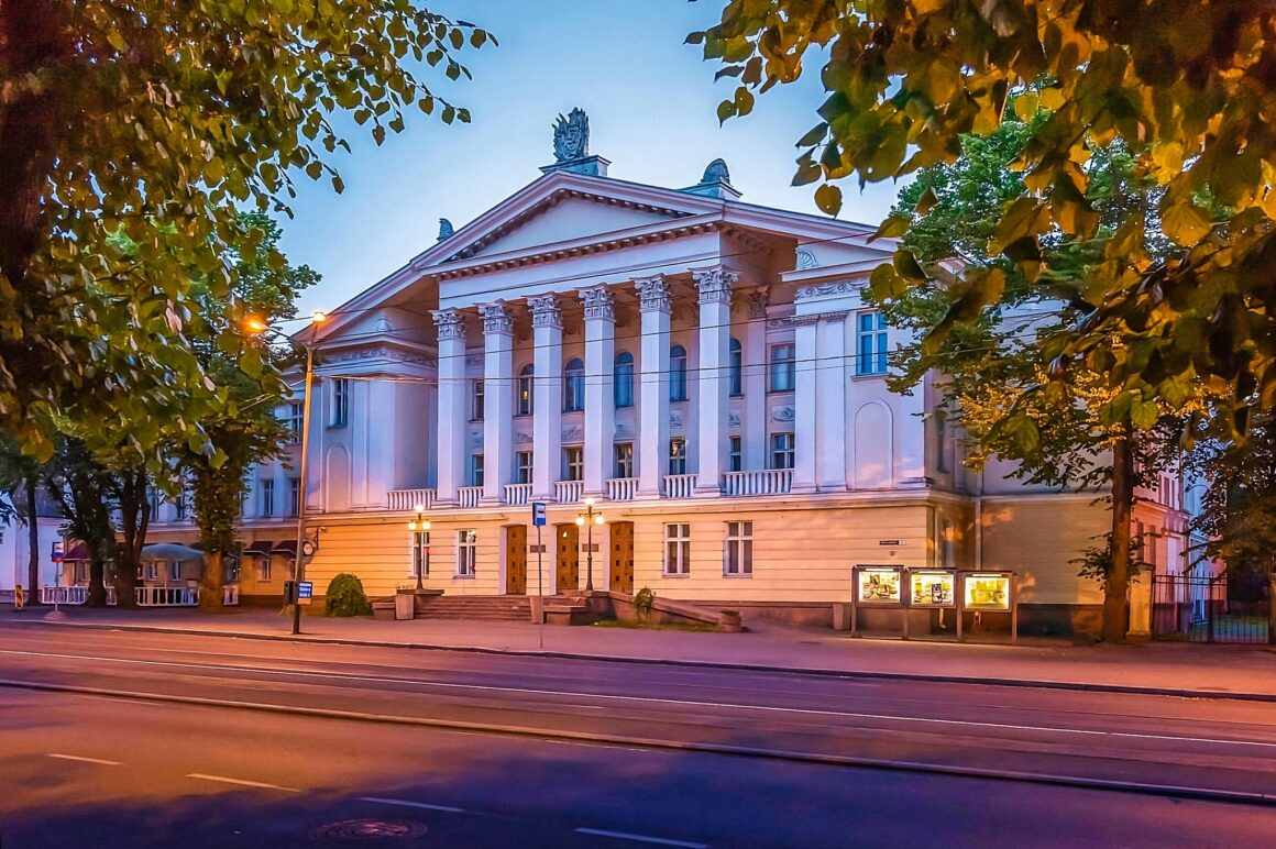 Бесплатные занятия в творческих студиях Центра русской культуры для украинских детей и молодёжи